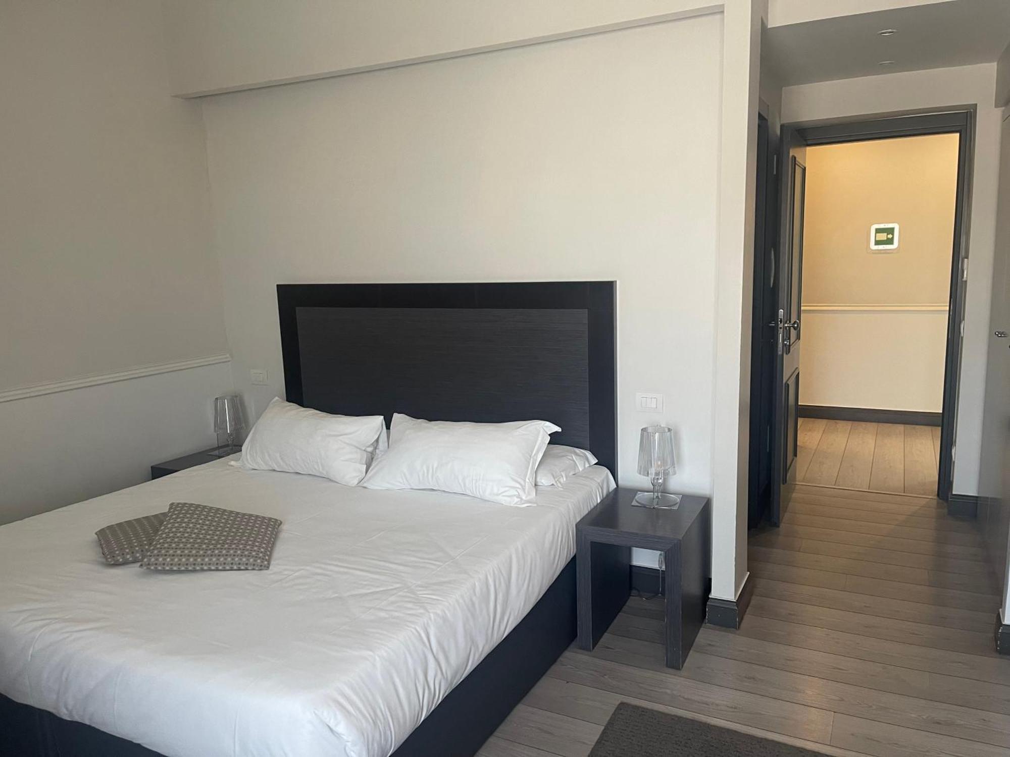 Nazionale 51 Group Bed & Breakfast Roma Ngoại thất bức ảnh